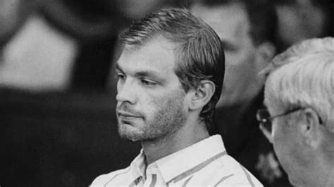 Jeffrey Dahmer O Serial Killer Que Comia Suas V Timas Caso Criminal