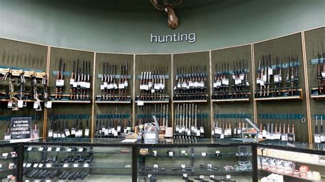 Us Gun Dealer Dicks Sporting Goods Stops Selling Assault Rifles The