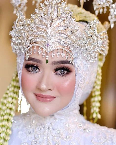 Image May Contain One Or More People And Closeup Wedding Hijab Styles