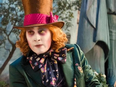 Film Review Alice Through The Looking Glass A Let Down Hindustan Times
