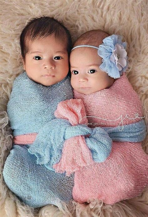 Pin By 🍃🌺🍃katerina 🍃🌺🍃 On Adorables Bebes💗 Twin Baby Photos Cute