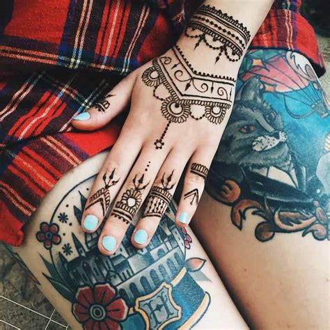 Female Hand Tattoos Pictures 20 Hand Tattoo Ideas From Women Celebrities That Love Ink With