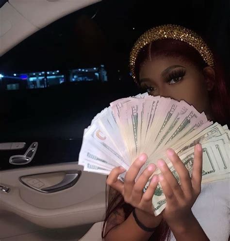 Image In — 𝐫𝐢𝐜𝐡 𝐛 𝐭𝐜𝐡 𝐟𝐥𝐮 💵 Collection By 𝐇𝐄𝐑 Money Girl Rich Girl Lifestyle Money And
