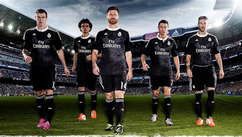 Karim benzema, marco asensio, marcelo, toni kroos and luka modric were the players to wear the kit, while cristiano ronaldo the fact that ronaldo is missing in the presentation of the kit, means his move to juve is closer and closer. adidas Reveal Real Madrid 14/15 UCL Kit - SoccerBible