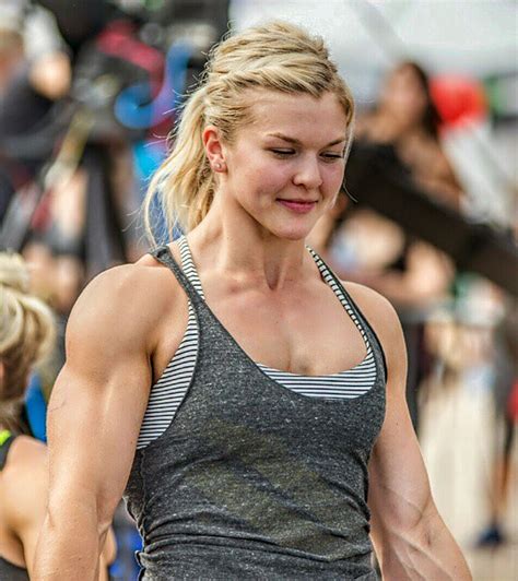 21 Hottest Female Bodybuilders - Sportingz