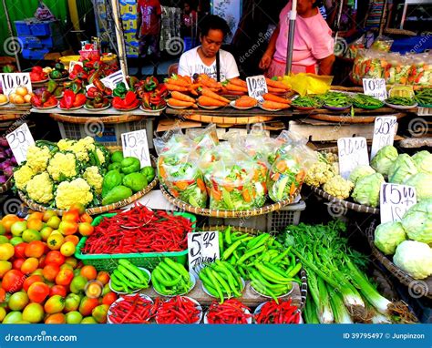 Marchand Ambulant Asiatique Vendant Des Fruits Et Légumes Dans Le