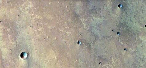 Mars ta Tıpkı Dünya daki Gibi İki Farklı Yanardağ Tipi Olabilir