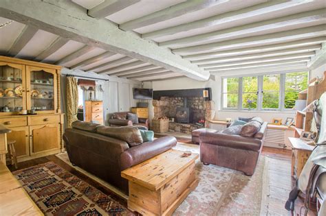 This Idyllic 16th Century Fairy Tale Thatched Cottage In Devon Is Up