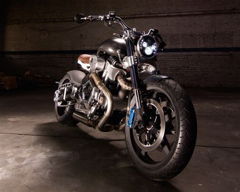 Confederate Motorcycles X132 Hellcat Speedster Lifestyle Fancy