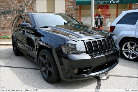 Black Jeep Cherokee Srt 8