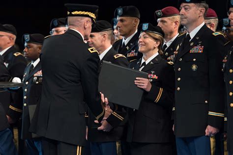 As Early Retirement Program Ends Soldiers Have Until Jan 15 To Apply