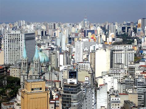 São Paulo : Commercial buildings in Brooklin Novo, Sao Paulo, Brazil