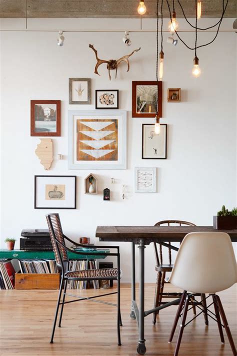 Modern Farmhouse Dining Room With Photo Wall Ideas