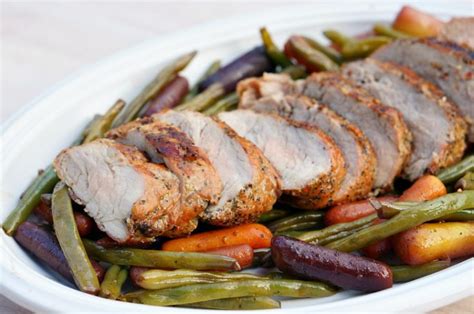 This island pork tenderloin is such simple and satisfying pork recipe! Grilled Pork Tenderloin and Foil Packet Veggies - Forks and Folly