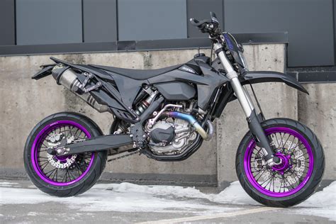 #ktm #rc200 #bluewrap #pixel_costmizing #burnout #akrapovic #maxwristarmy #maxwrist. My Brother's KTM 500EXC : supermoto