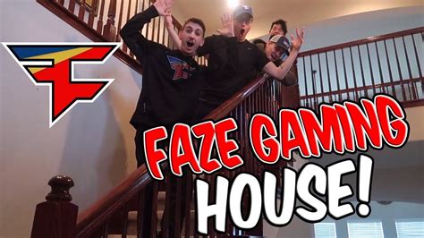 I Moved Into The Faze Gaming House Youtube