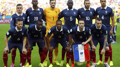 Classificada para as oitavas de final, a frança empata com o equador por 0 a 0 na última rodada. A França elimina a Alemanha e confirma ser a melhor ...