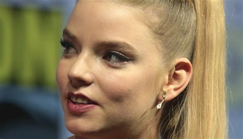 Anya Taylor Joy Stars In The New Netflix Series The Queens Gambit She