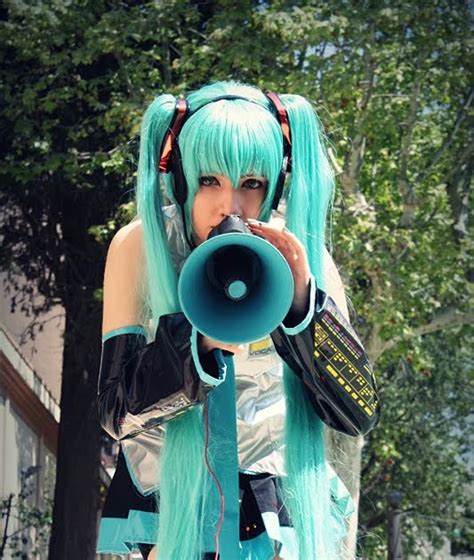Cosplayers Miku Hatsune Vocaloid By Reito