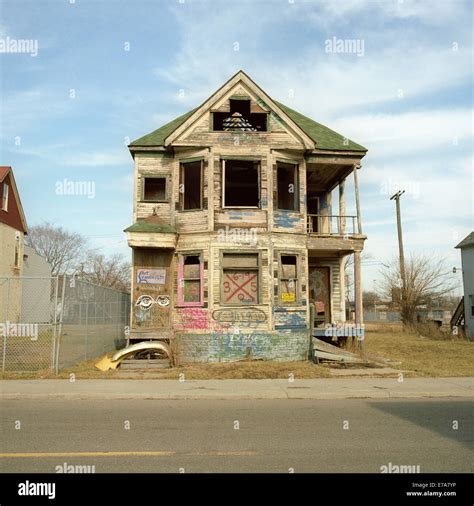 Run Down House Detroit Hi Res Stock Photography And Images Alamy
