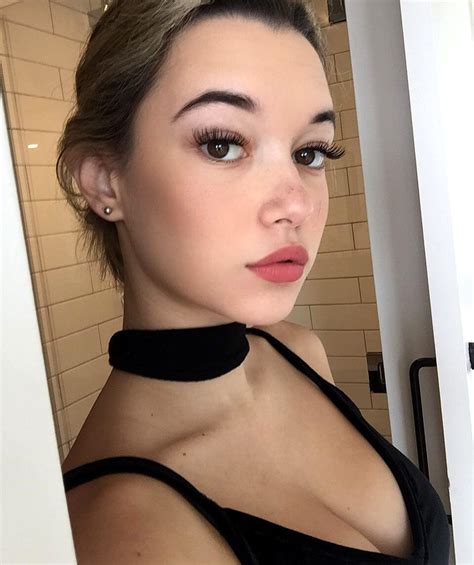 It Girl En Alerta Sarah Snyder Maquillaje Dia Pestañas Postizas Cejas Perfectas