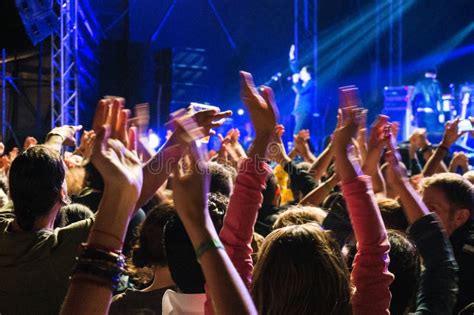 Clapping Hands At Concert Editorial Stock Photo Image Of Hands 32067498