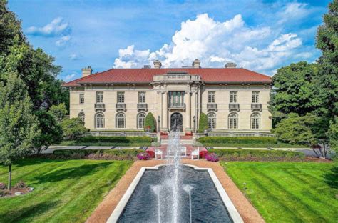 Look Inside One Of Milwaukees Most Impressive Lakefront Mansions