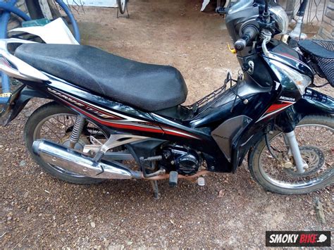 The honda wave125i is offered petrol engine in the malaysia. มอเตอร์ไซค์มือสอง Honda Wave 125 i ฿21,500 นครพนม - เรณูนคร