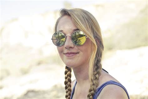 Hd Wallpaper A Young Blonde Woman Wearing Blue Tank Top And Sunglasses