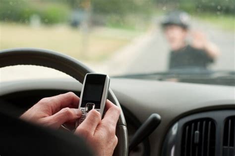 Texting While Driving Targeted For Extinction