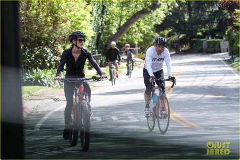 Full Sized Photo Of Dennis Quaid Biking With Fiancee Laura Savoie 33