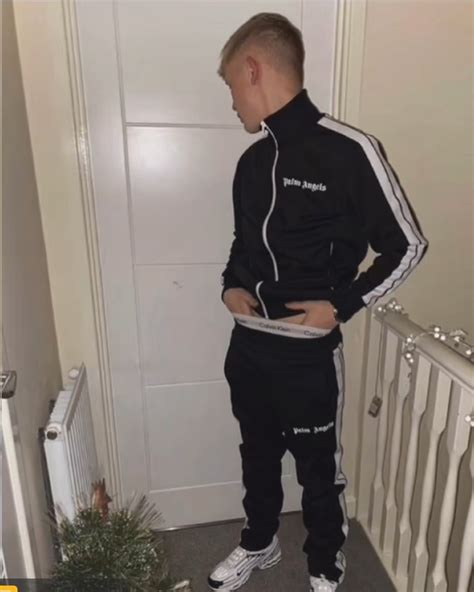 scottish scally lads — love seeing lads with hands down trackie bottoms