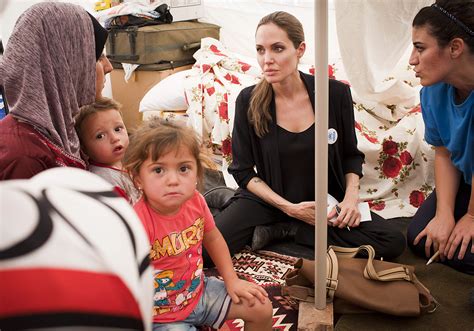 Angelina Jolie Récompensée Pour Son Engagement Humanitaire Elle