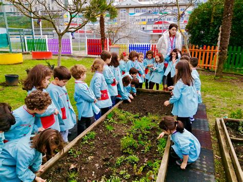 Infantil Plantación Y Siembra En El Huerto Salesianos Ourense