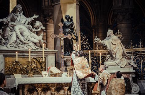 Holy Mass Speaks For Itself So Does The Novus Ordo