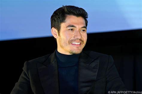And with his second appearance for me personally, henry golding would be delightful but i love all of them. Handstand, Händewaschen, Vorlesen: Was Promis zuhause ...