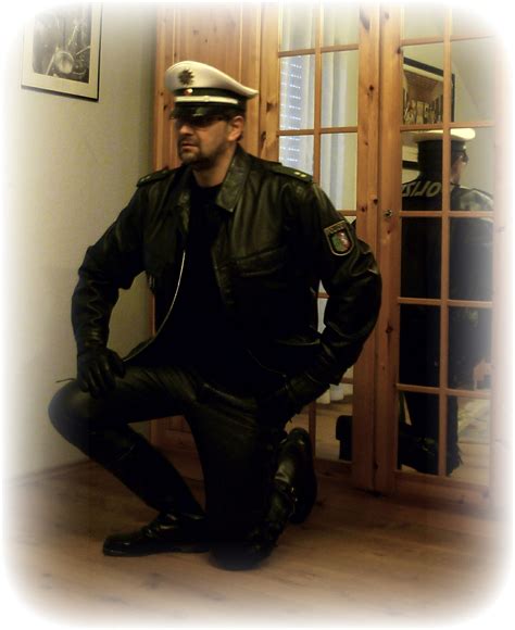 Idee Von Men Leather And More Fk Auf Polizei And Feldjäger Fk Polizei