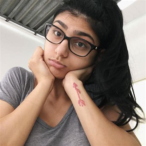 This Fan Just Invited Mia Khalifa To Pakistan And She Shut