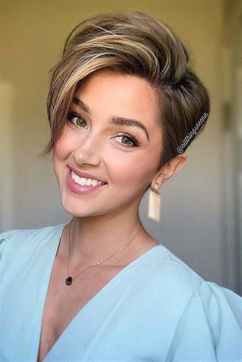 21 Hairstyles For Growing Out Short Hair Hairstyle Catalog