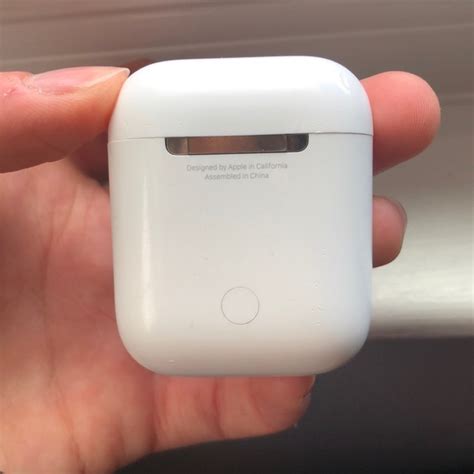 Apple Airpods First Generation Read Below