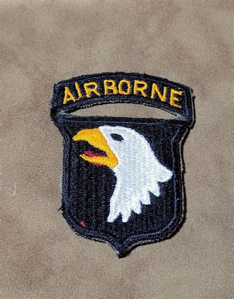 Lot Original Ww2 Screaming Eagle 101st Airborne Patch
