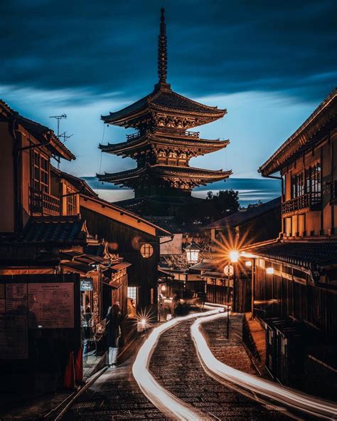 Japanese aesthetic building signs architecture lifestyle photography anime manga | see more about aesthetic, japan and theme. A street in Kyoto Japan at night http://ift.tt/2j4MGKq | Kyoto, Japan, Night aesthetic