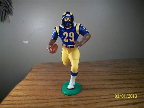 Your Favorite Rams Players In Statue Form Turf Show Times