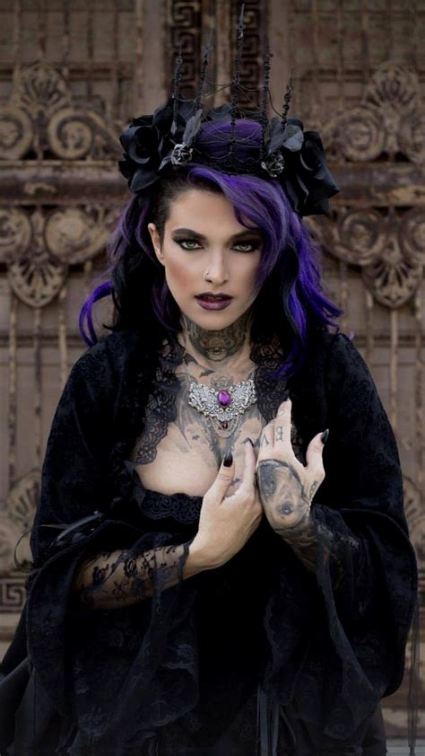 great gothic fashion tips for all those people that take pleasure in dressing in gothic type