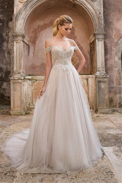 Tulle Wedding Dresses 23 Enchanting Gowns Worthy Of Royalty Hitched
