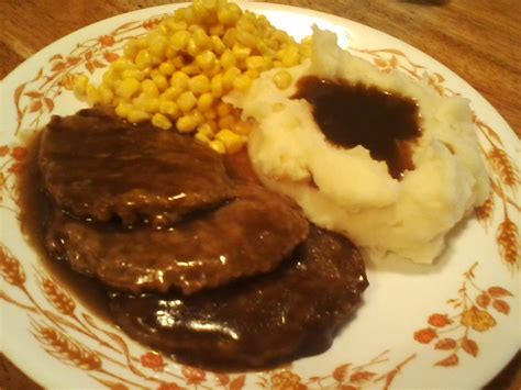 Super Simple Supper Of Salisbury Steak Instant Mashed Potatoes And