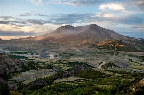 Mount St Helens Isnt Where It Should Be Scientists May Finally Know Why