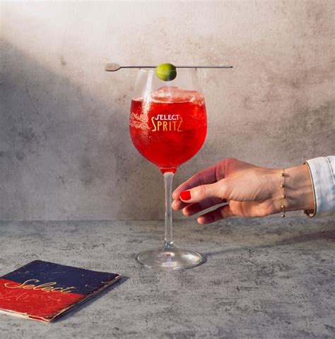 The Venetian Tradition Of Spritz Conquers Italy Stylux En
