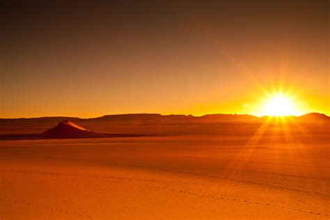 Oppo, une marque de smartphones appréciée par les jeunes du monde entier, spécialisée dans la conception de technologies de photographie mobile innovante. Desert Tassili Sunrise Algeria Wallpaper, HD Nature 4K ...