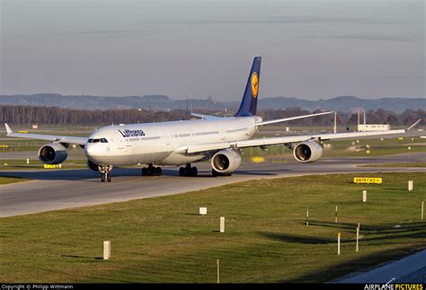 D Aihw Lufthansa Airbus A340 600 At Munich Photo Id 632470